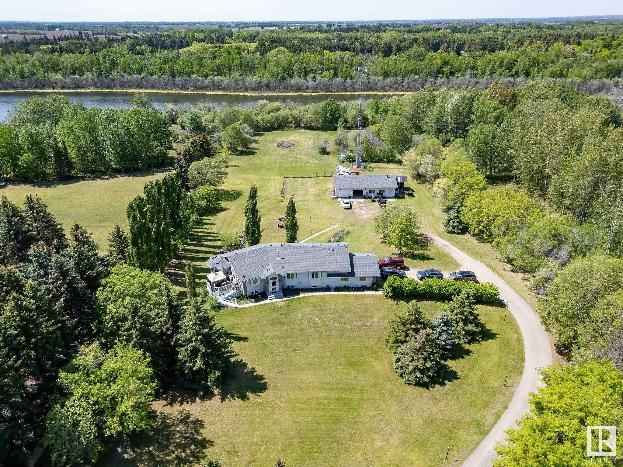 22 52212 Rge Road 274  Rural Parkland County AB T7X 3T8 photo