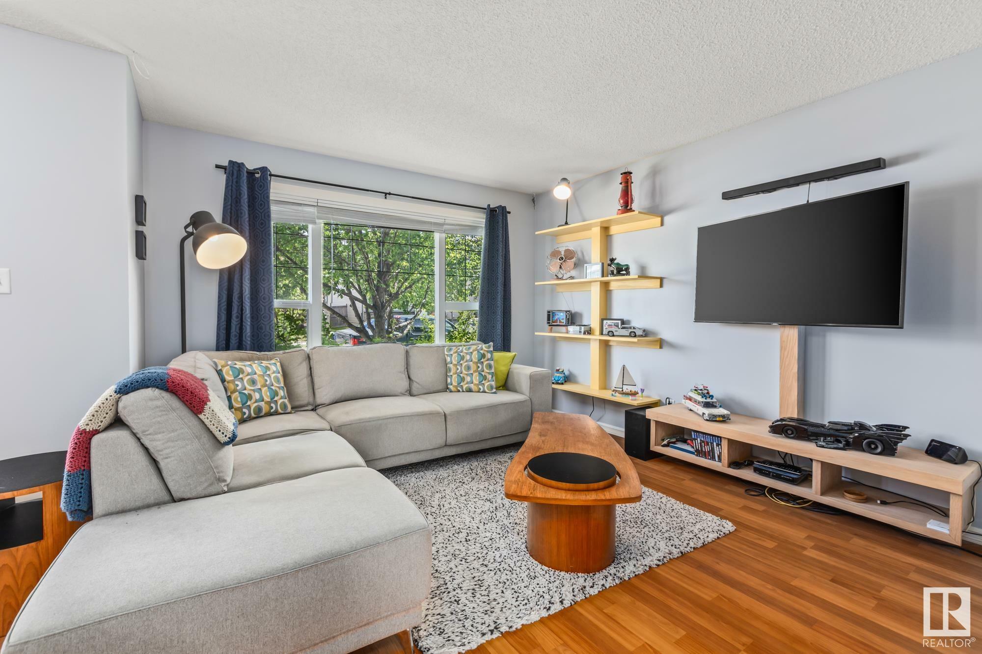 Photo de la propriété: 118 63 Street SW AB T6X 0C1