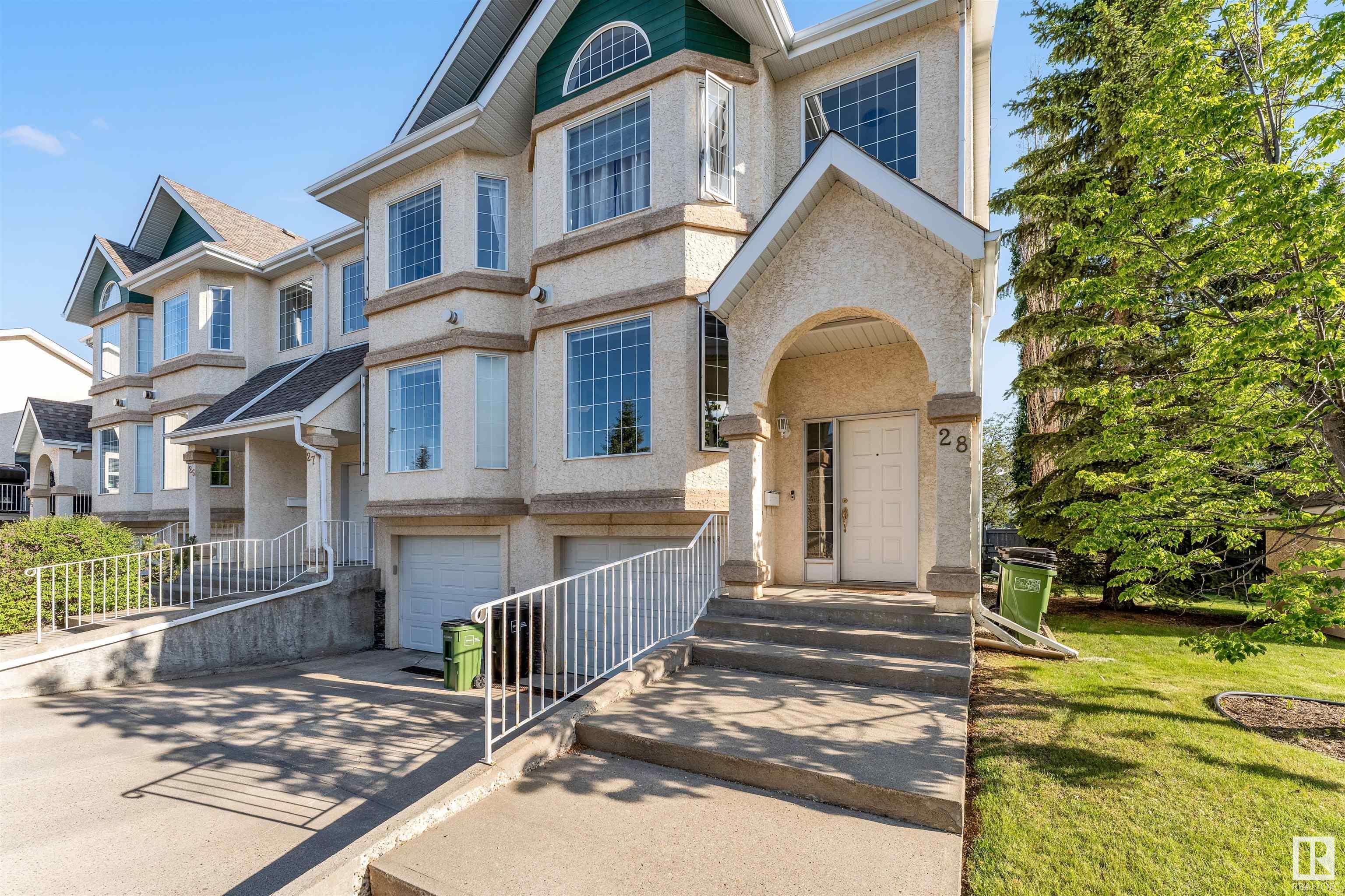 Property Photo: 11717 9B Avenue NW 28 AB T6J 7B7