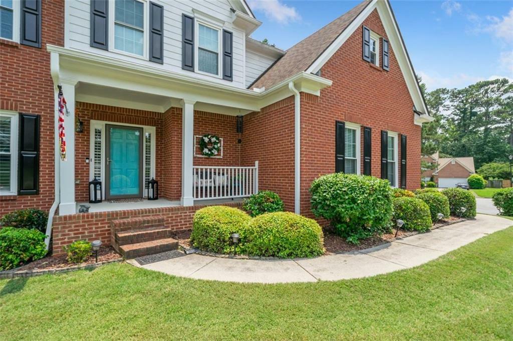 Property Photo: 1975 Fairway Close Terrace GA 30043