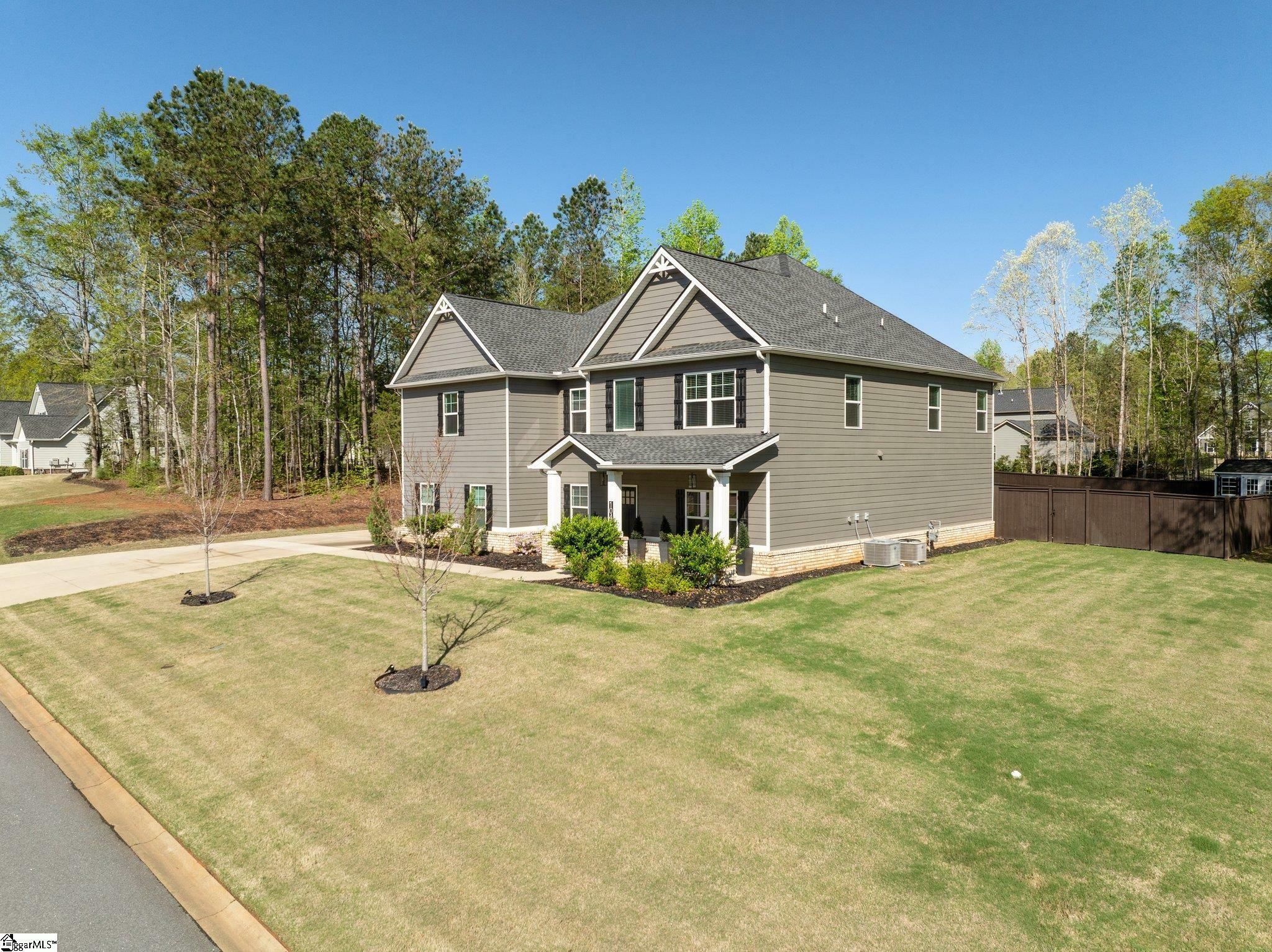 Property Photo: 104 Trollingwood Way SC 29669