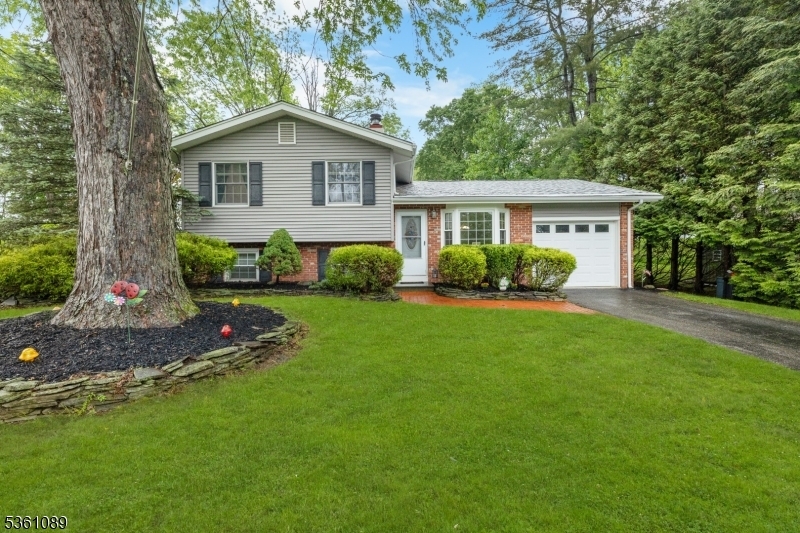 Property Photo: 62 Valley View Rd NJ 08829