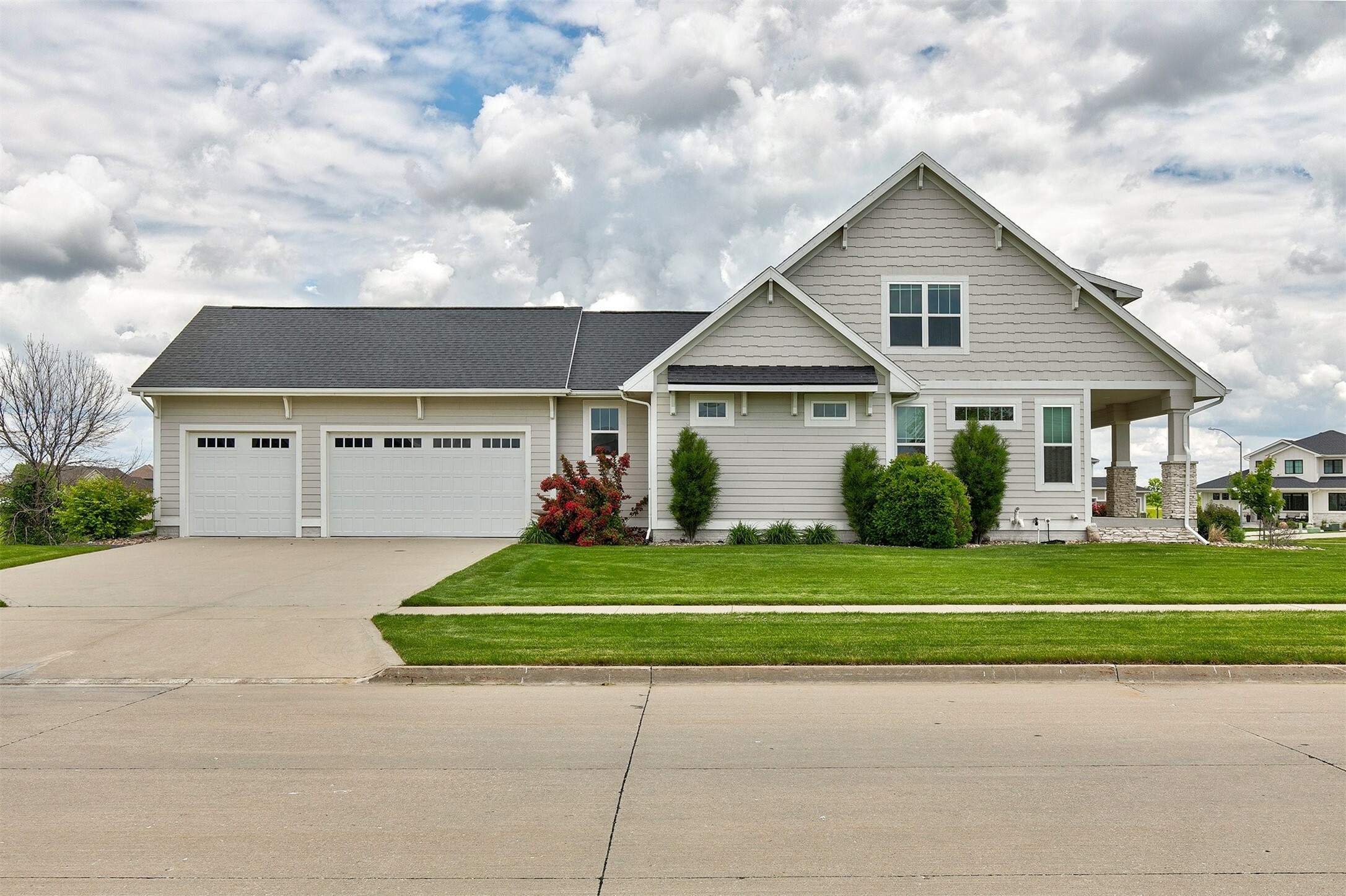 Property Photo: 1322 NE 45th Street IA 50021
