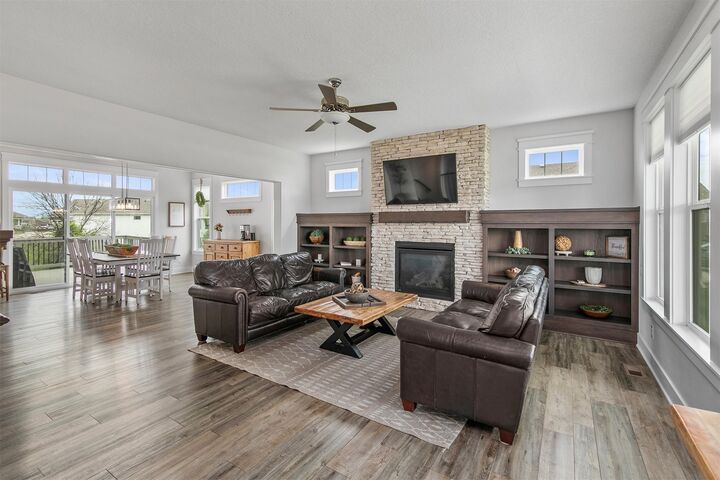 Property Photo: 1322 NE 45th Street IA 50021