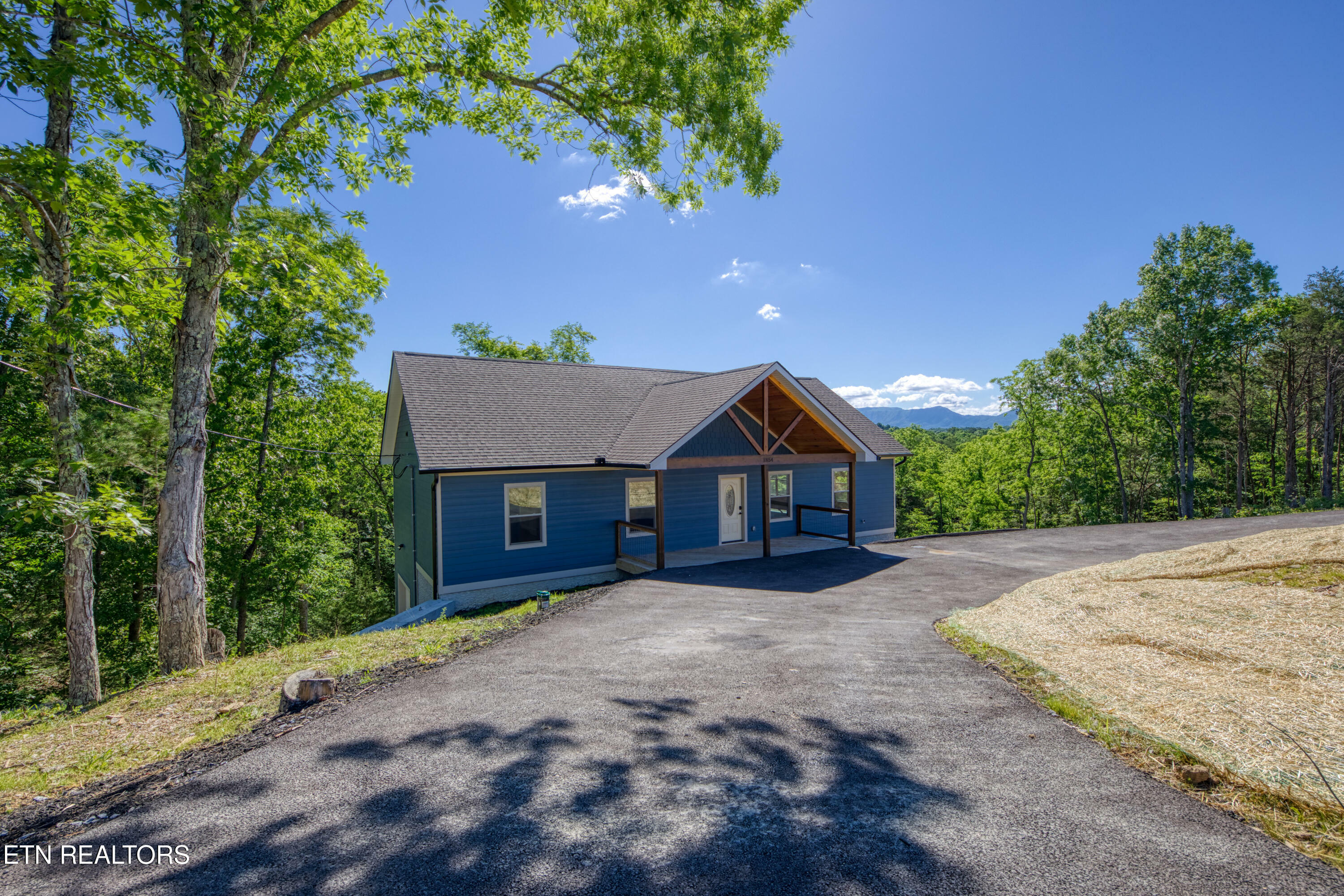 Property Photo:  1854 Chapel Rd  TN 37876 