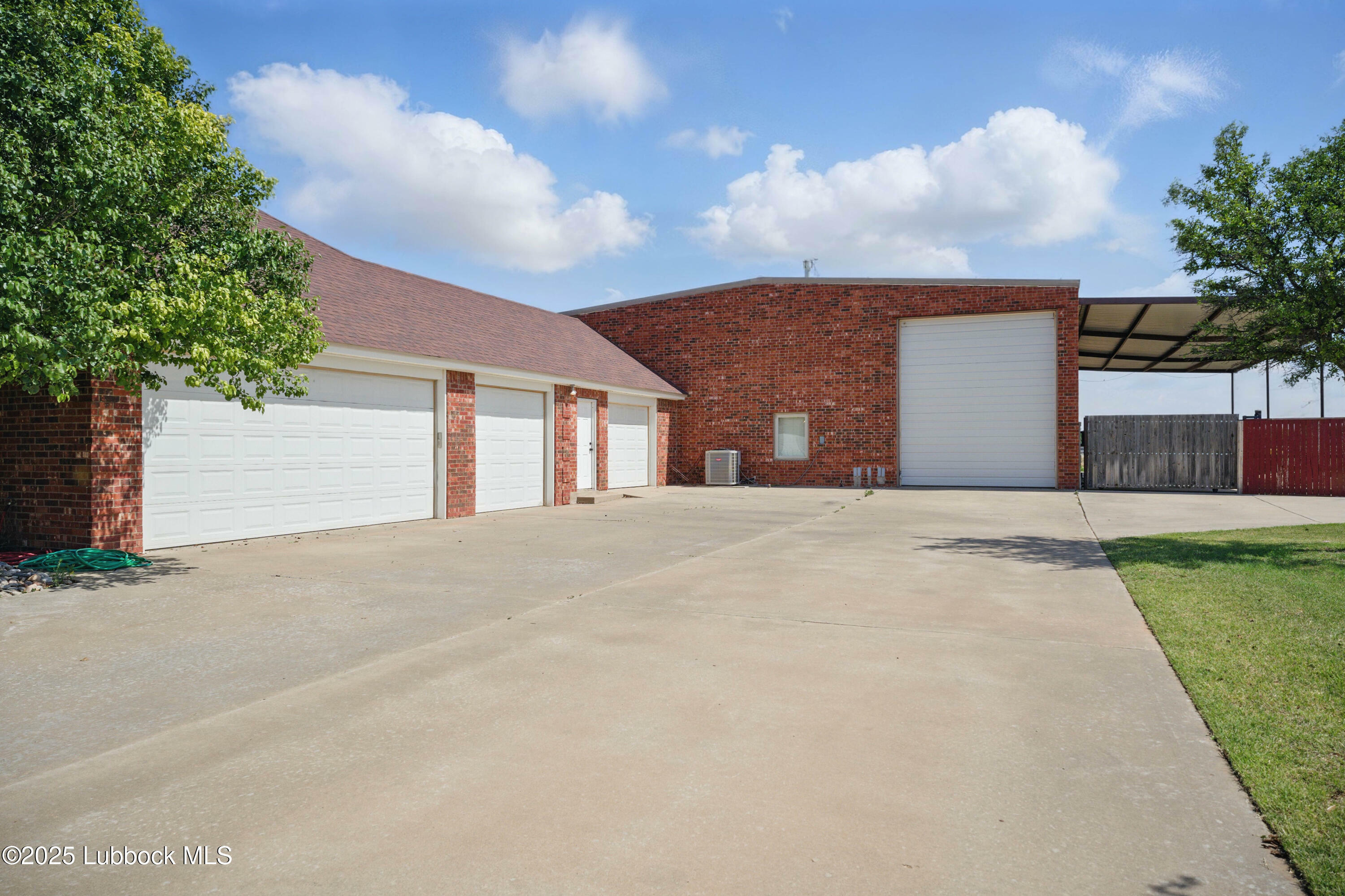 Property Photo: 3211 County Road 7610 TX 79423