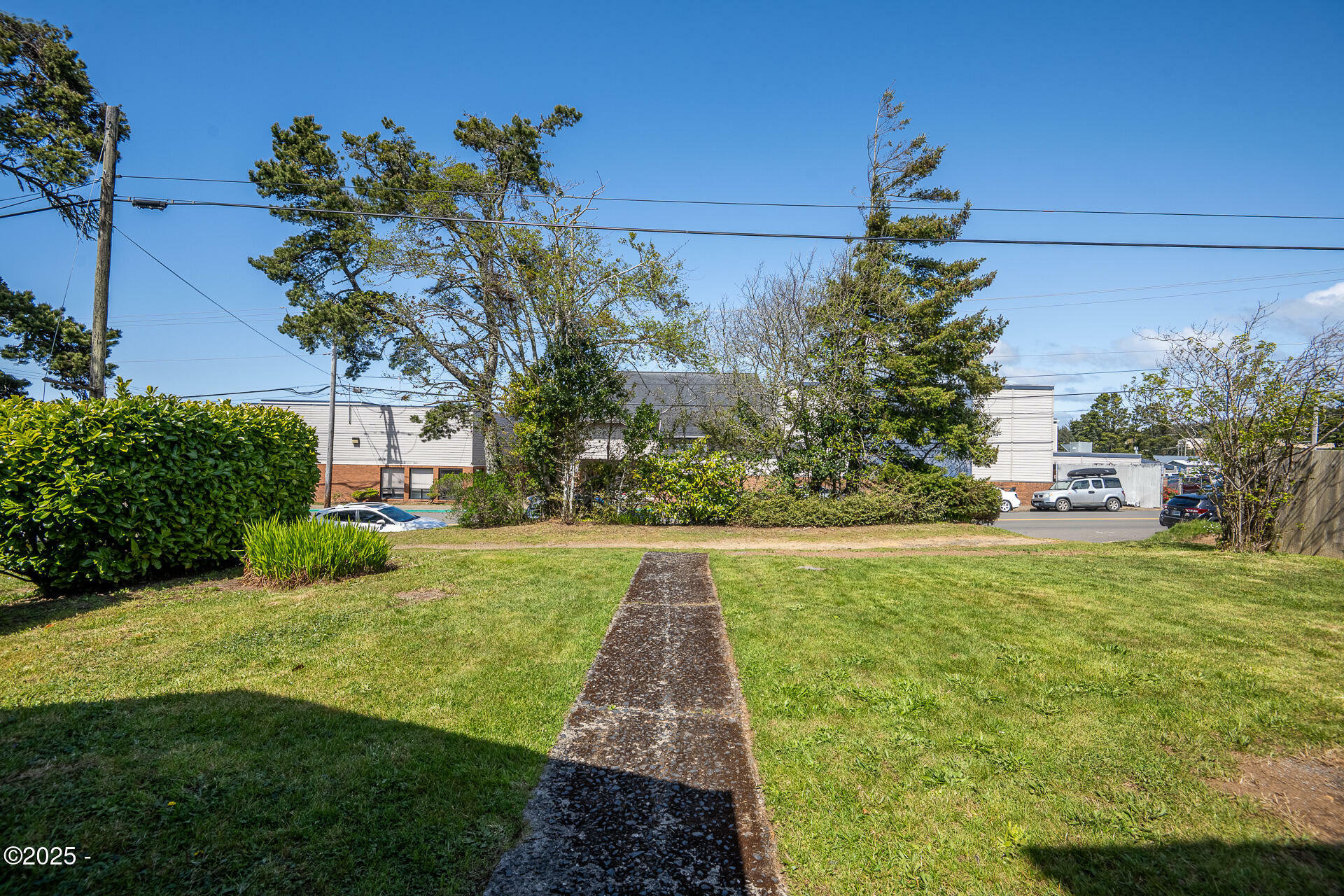 Property Photo: 534 NE 3rd Street OR 97365