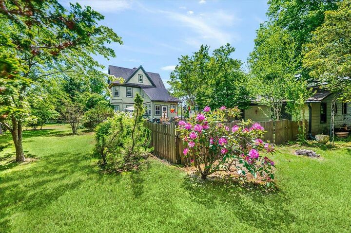 366 Montauk Highway  Eastport NY 11941 photo