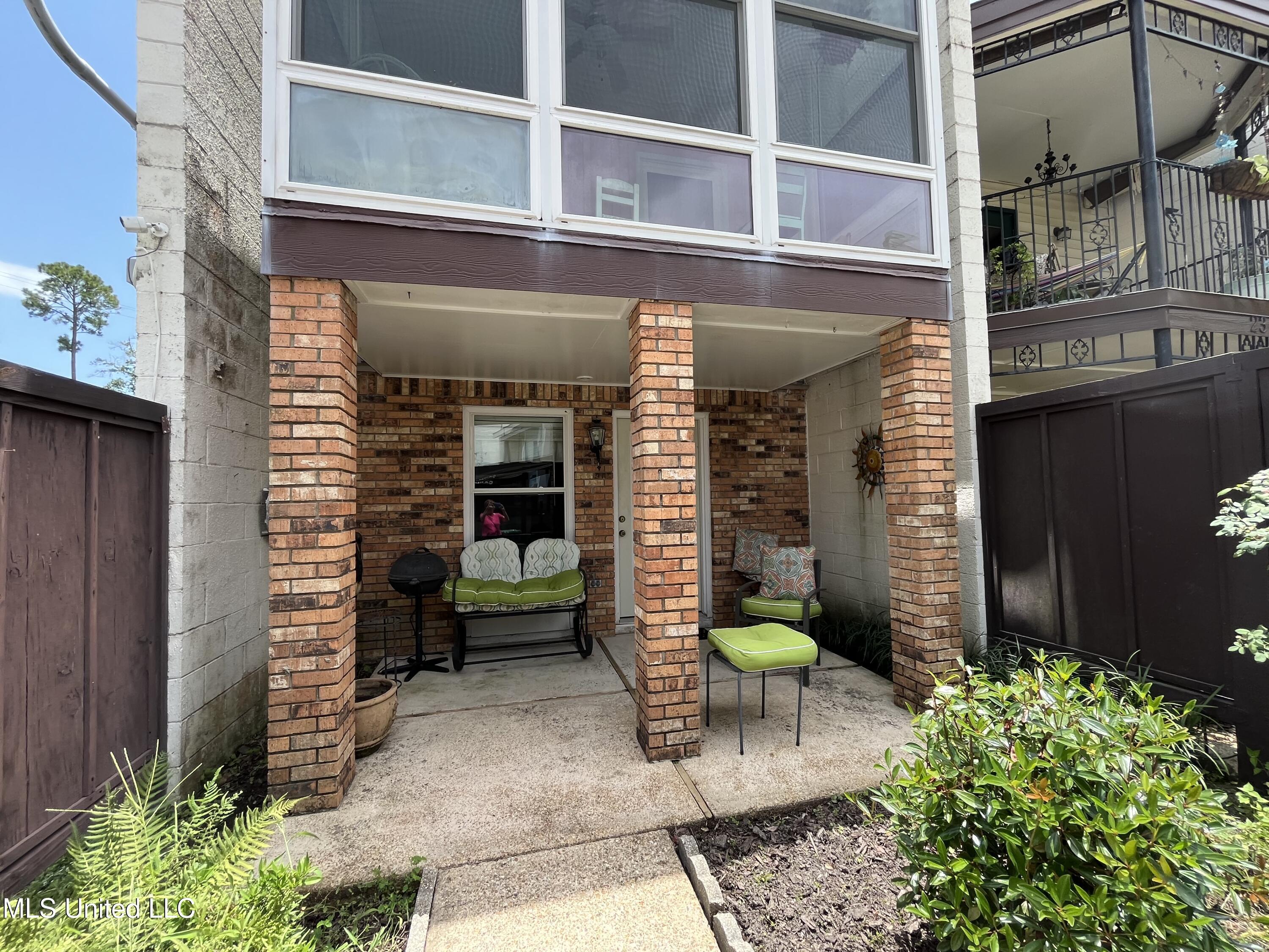 Property Photo: 2501 Gulf Avenue MS 39501