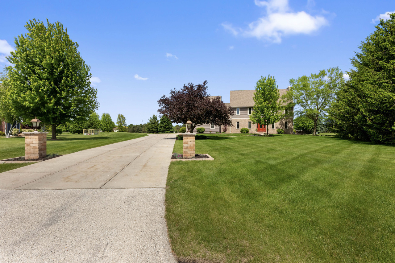 Property Photo: N73w30315 Polo Ct WI 53029