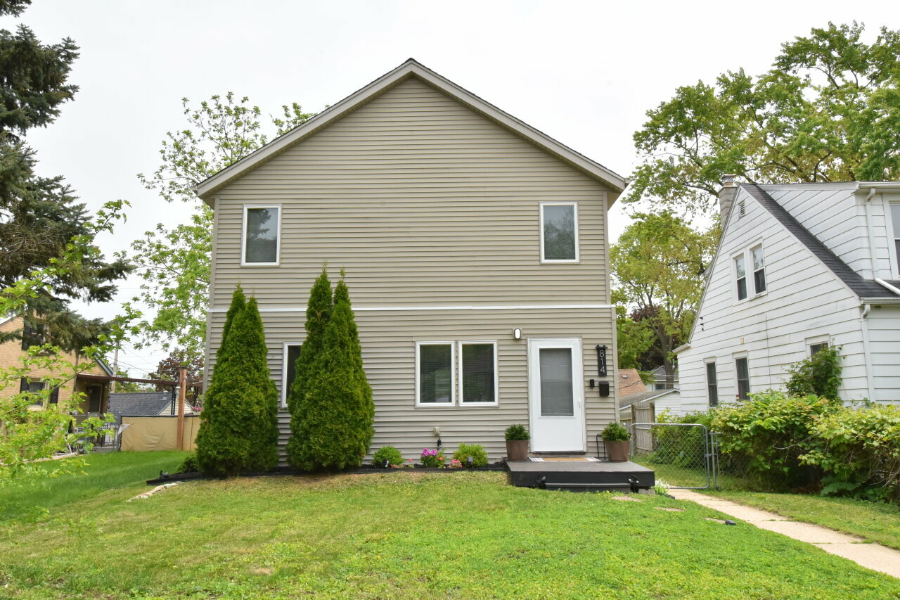 814 S 114th St  West Allis WI 53214 photo