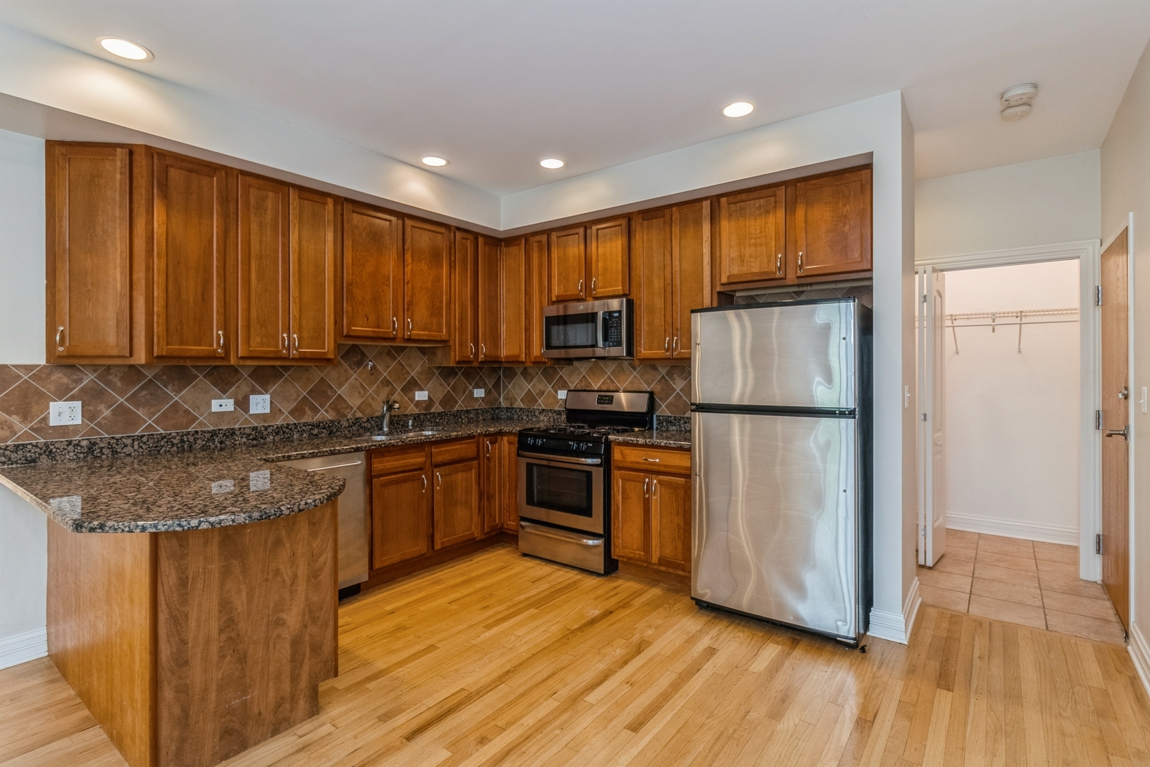 Property Photo: 6400 W Raven Street 2S IL 60631