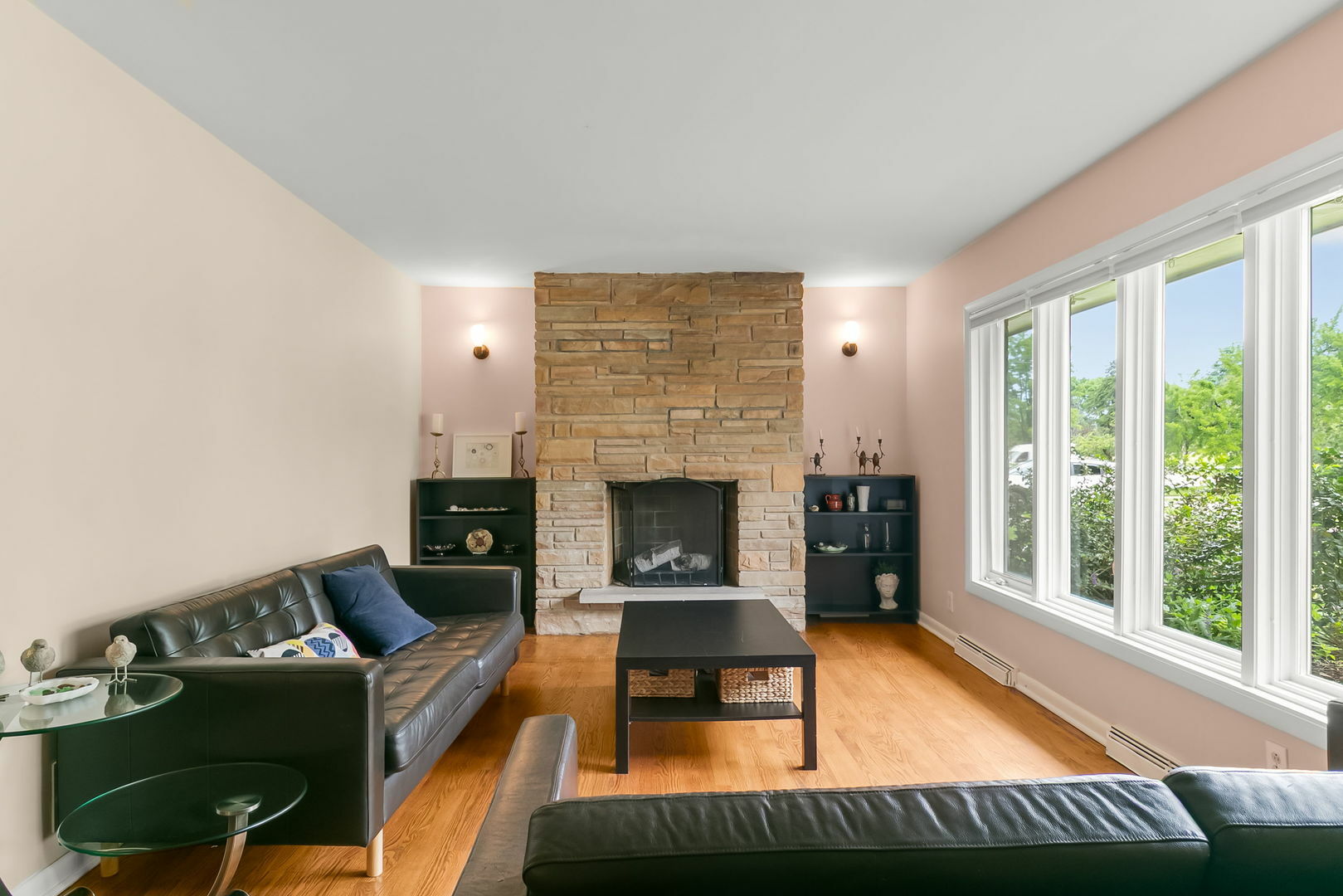 Property Photo: 464 Northgate Court IL 60546