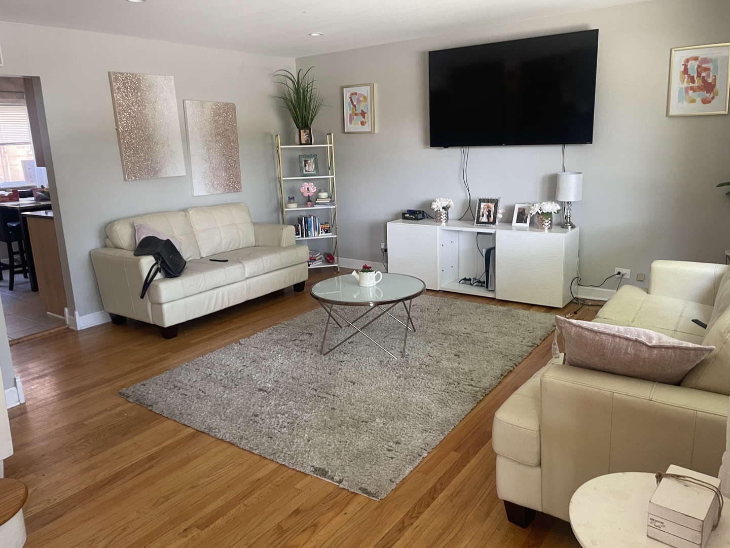 Property Photo: 549 E Lincoln Street 549 IL 60056