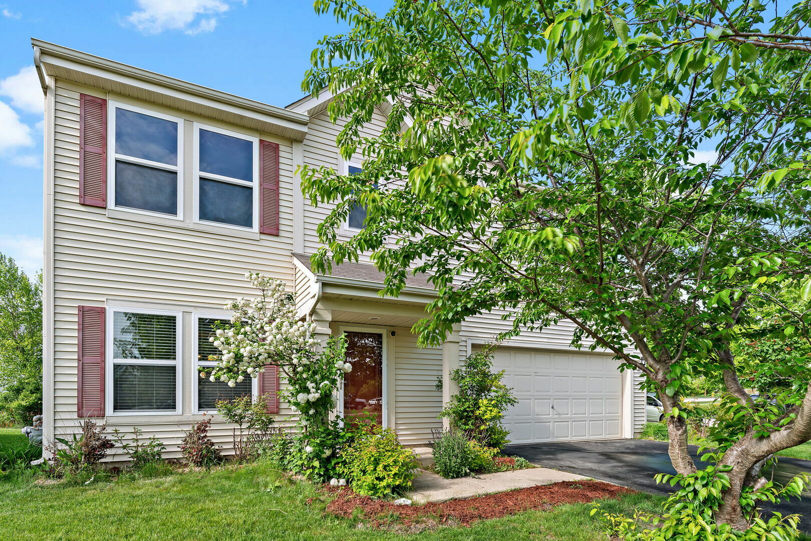 Property Photo: 460 Mozart Lane IL 60073