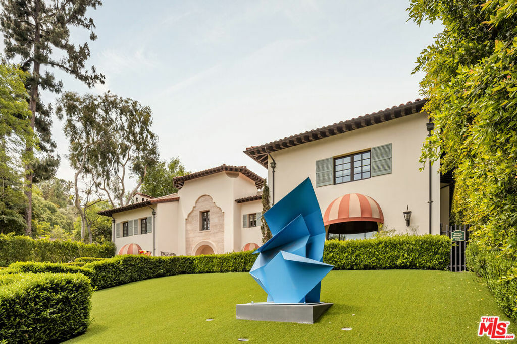 Property Photo: 4009 Valley Meadow Road CA 91436