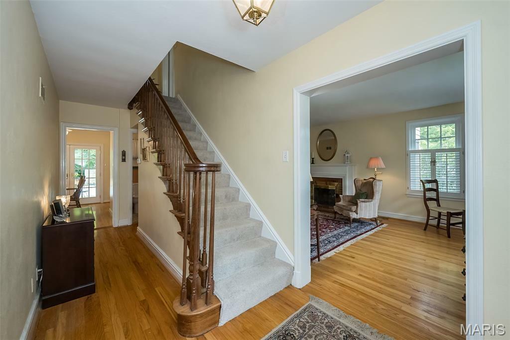 Property Photo: 468 Algonquin Place MO 63119