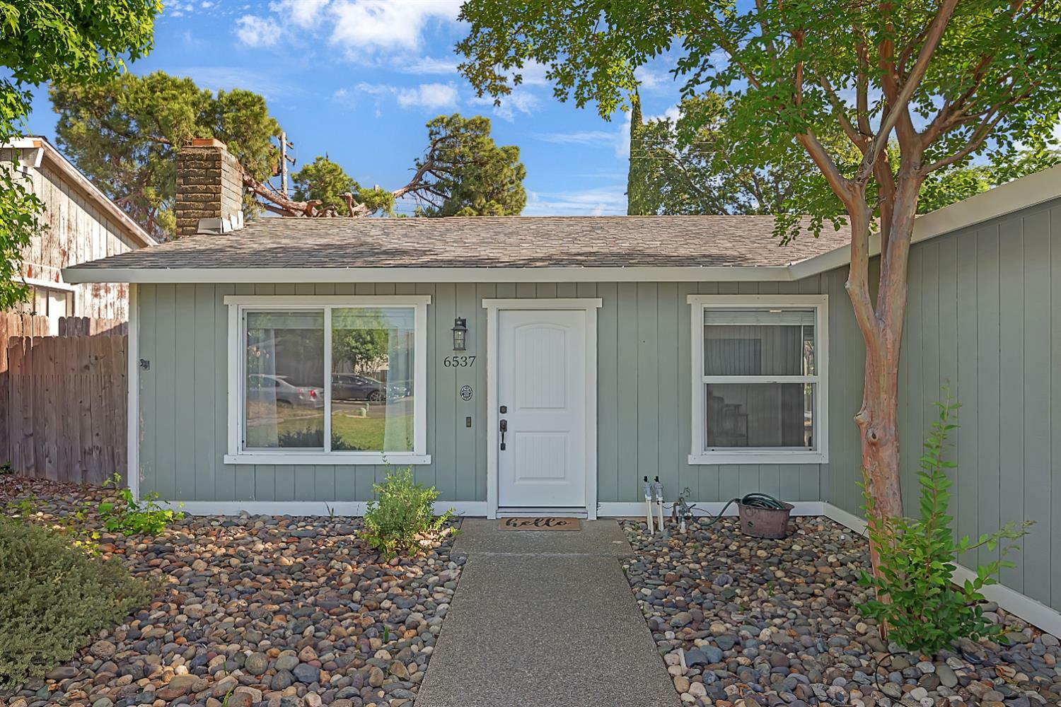 Property Photo: 6537 Briartree Way CA 95621
