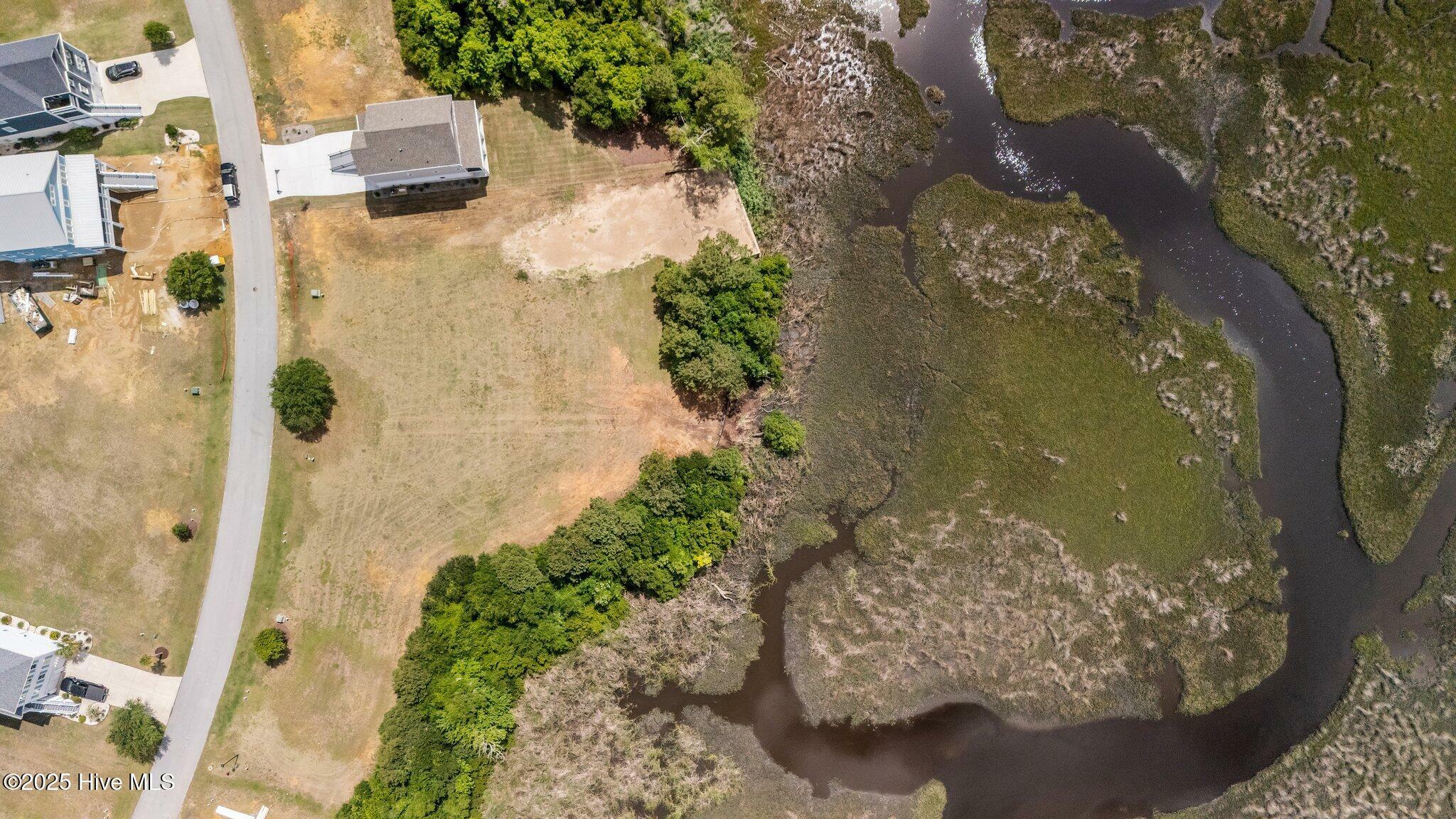 Property Photo: 615 Cannonsgate Drive NC 28570