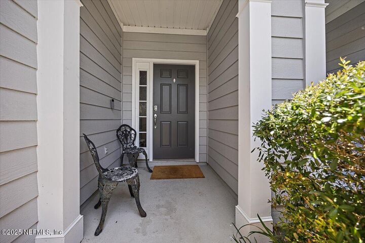 Property Photo: 13529 Stone Pond Drive FL 32224