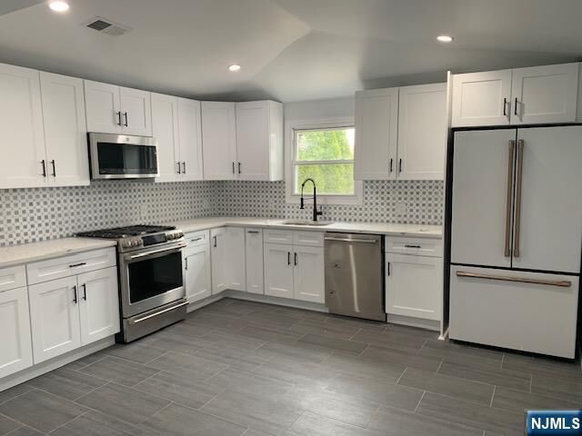 Property Photo:  19 Roosevelt Avenue  NJ 07603 