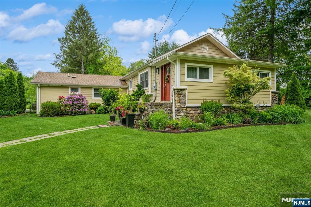 Property Photo:  203 La Rue Road  NJ 07435 