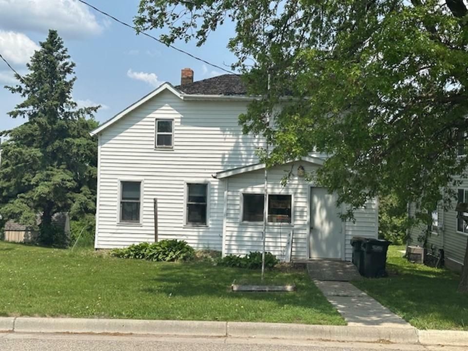 Property Photo: 414 1st Avenue W MN 56326
