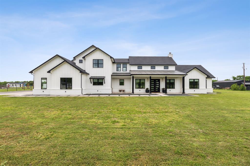 Property Photo: 4775 S Bonnie Brae Street TX 76226