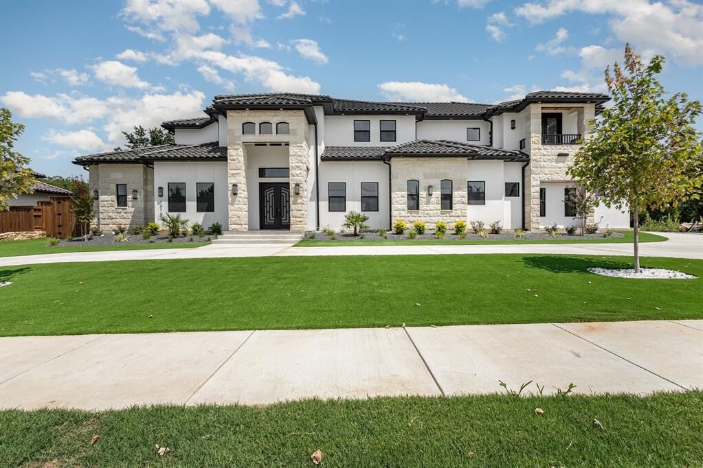 Property Photo:  1010 W McDonwell School Road  TX 76034 