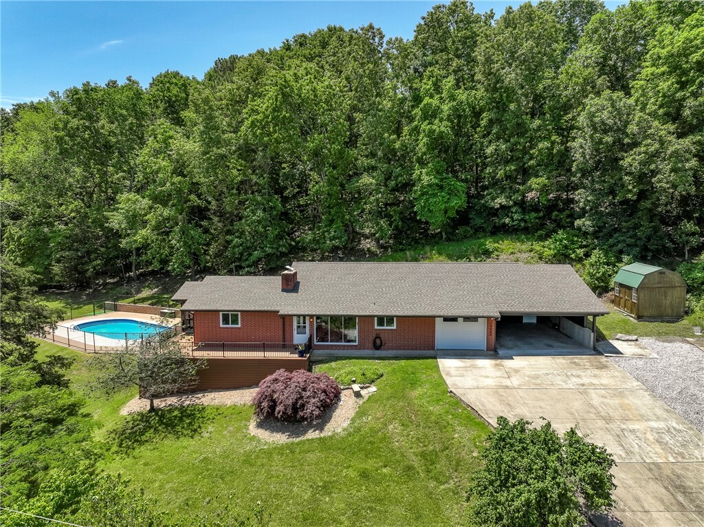 Property Photo: 19045 Pinecrest Lane AR 72756