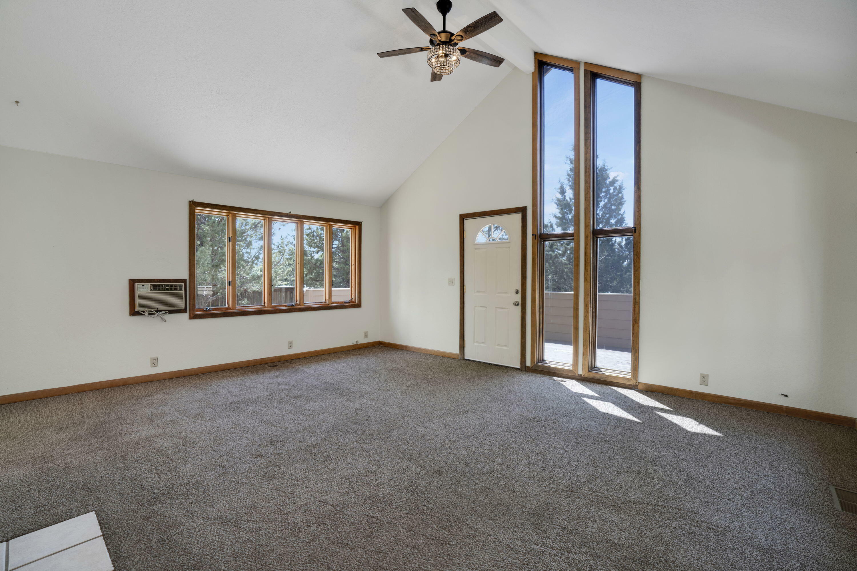 Property Photo: 21224 Dove Lane OR 97702
