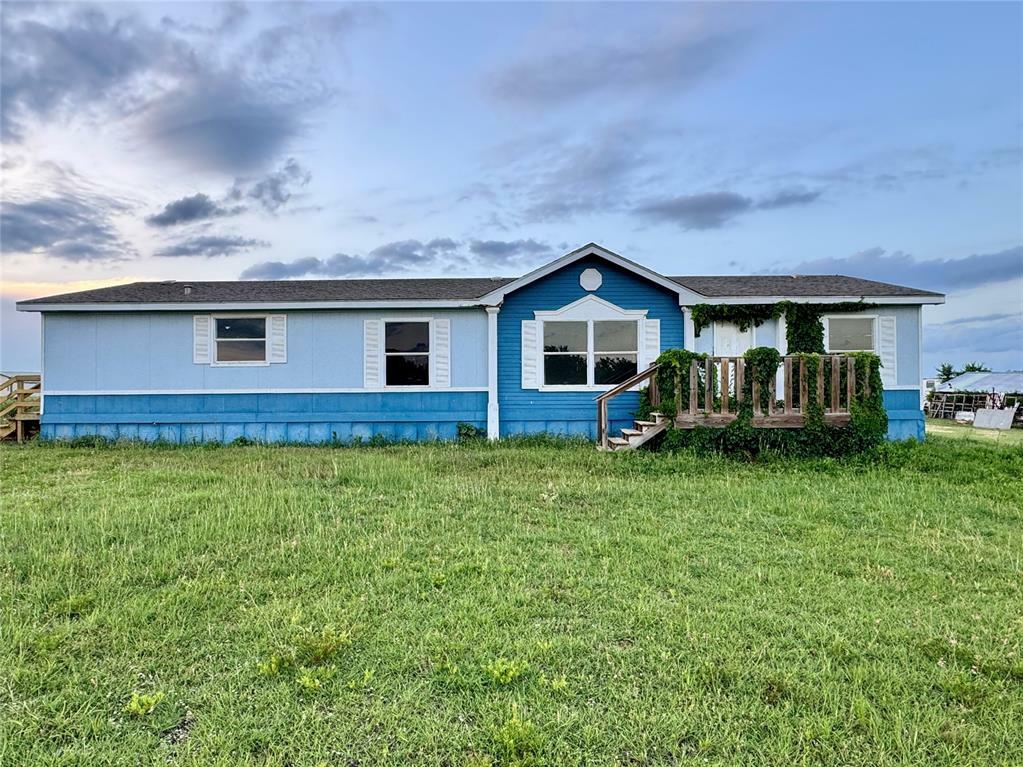 Property Photo:  1180 County Road 1389  OK 73018 