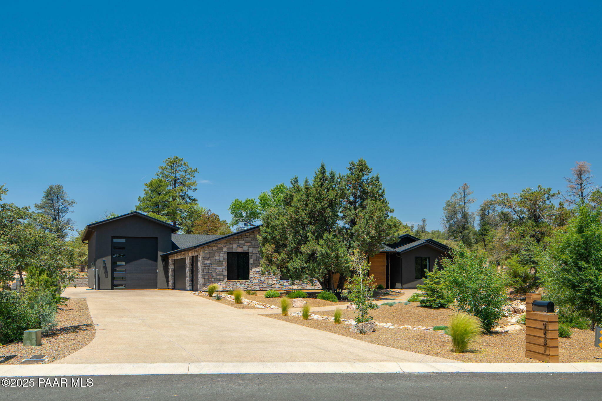 Property Photo: 943 Estrella Court AZ 86305