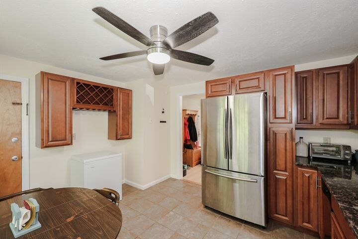 Property Photo:  3 Myles Standish Dr 8  MA 01835 