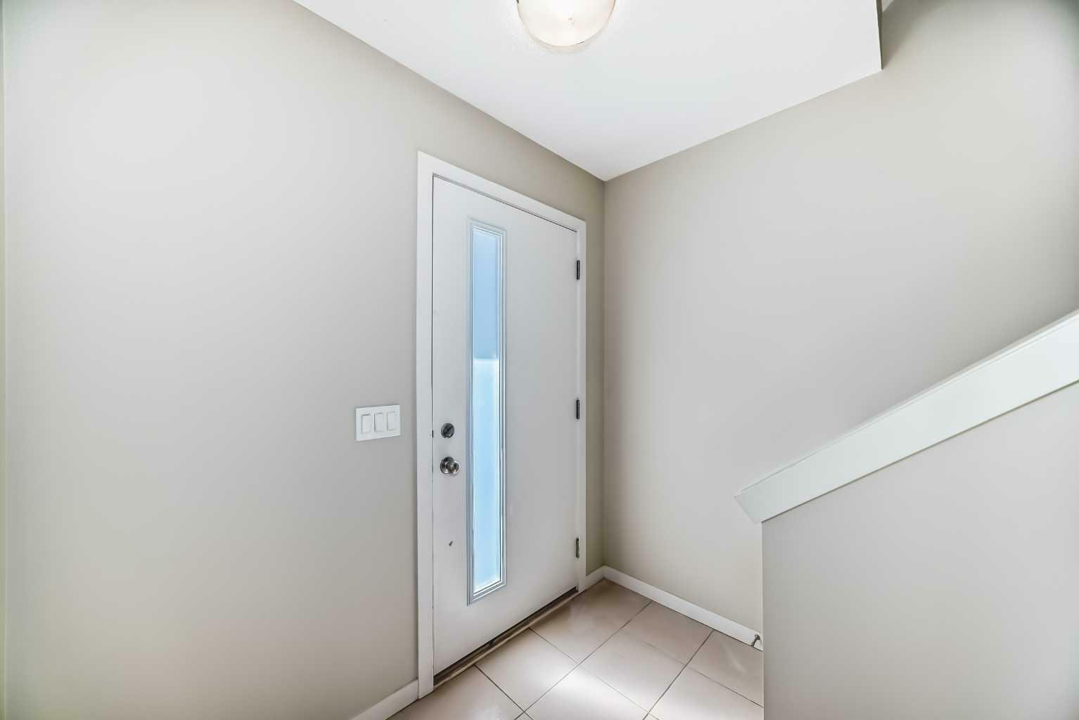 Property Photo:  303 Evansridge Park NW  AB T3P 0N7 