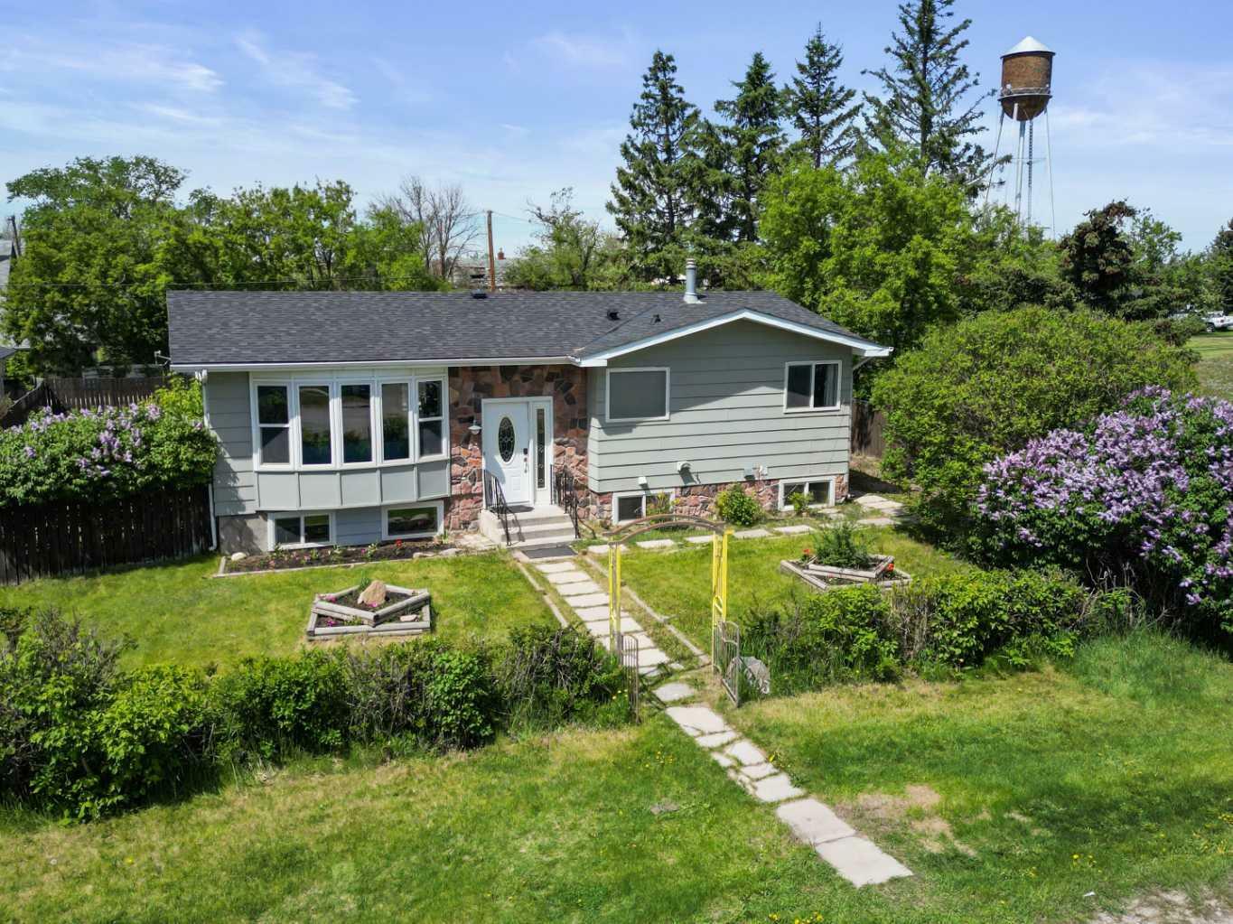 Property Photo: 403 C. Prowse Avenue AB T0J 1N0