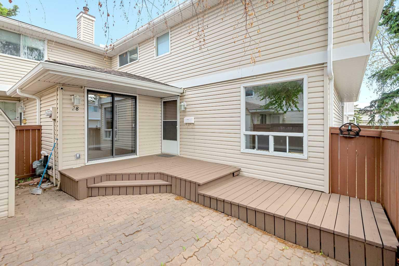 Photo de la propriété: 1155 Falconridge Drive NE 28 AB T3J 1E1