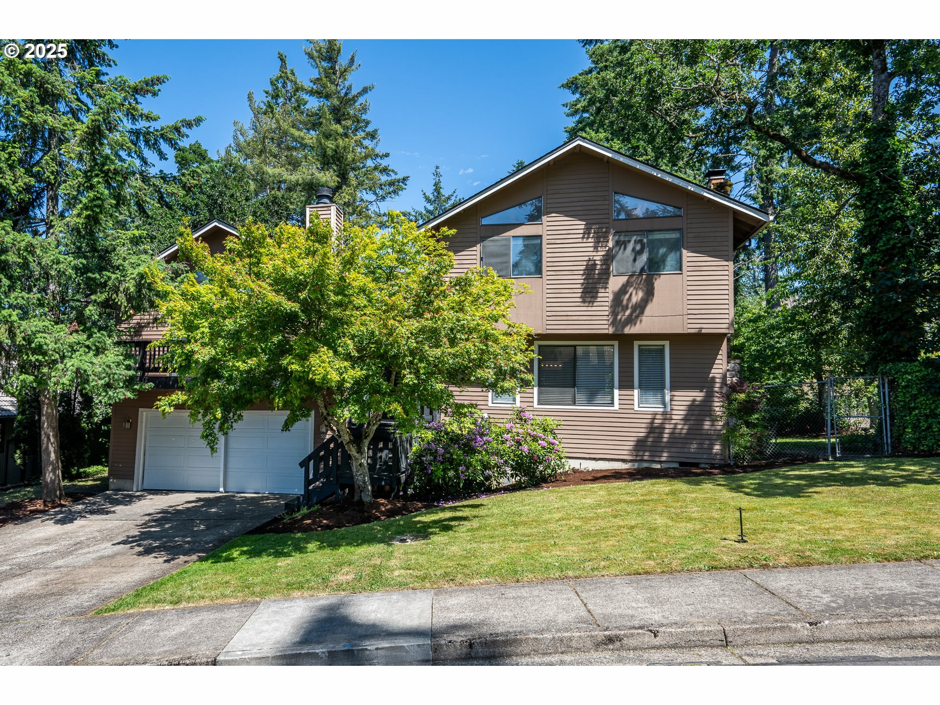 Property Photo:  595 S 68th Pl  OR 97478 
