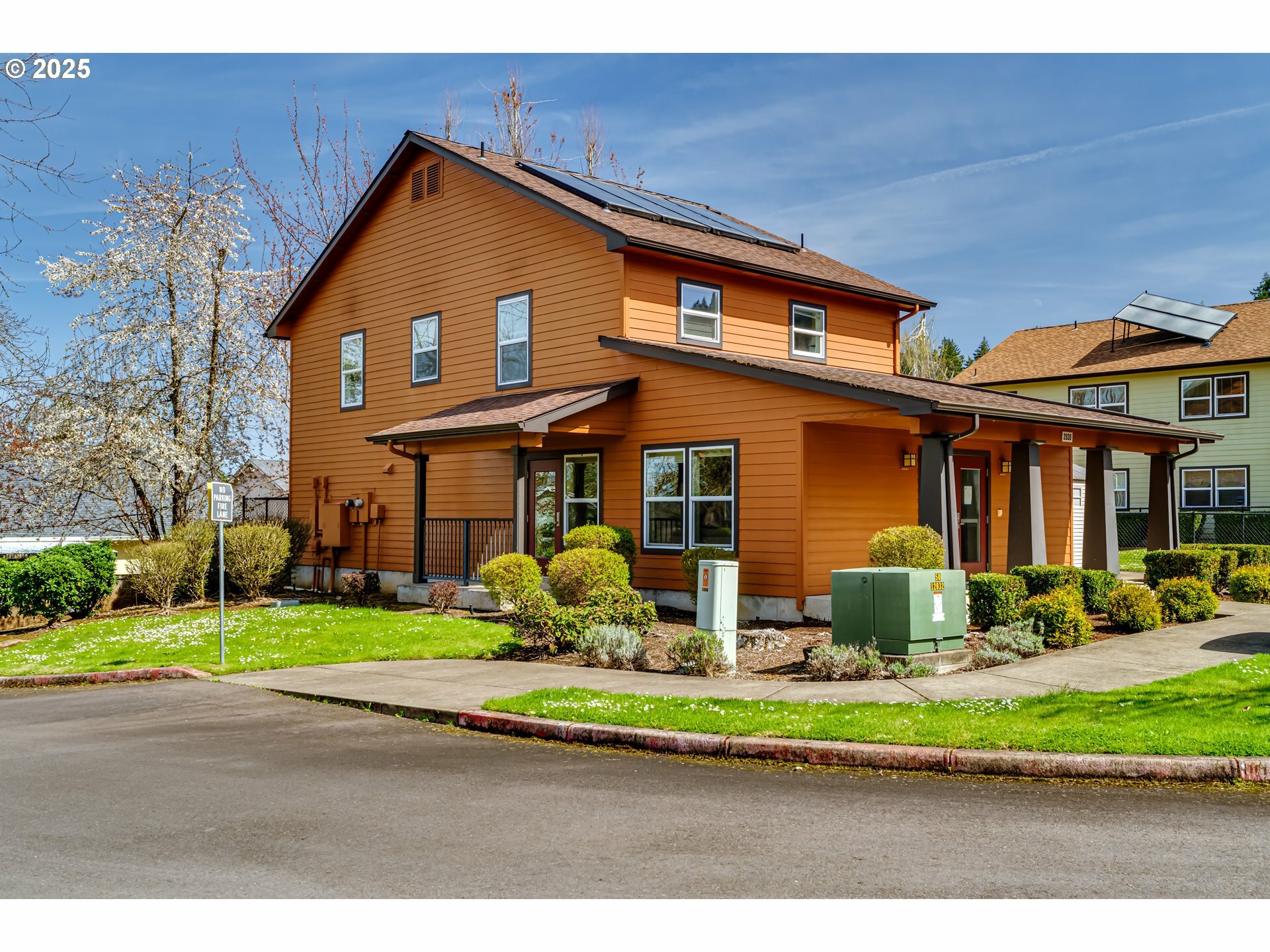 Property Photo: 2000 S 8th St OR 97424