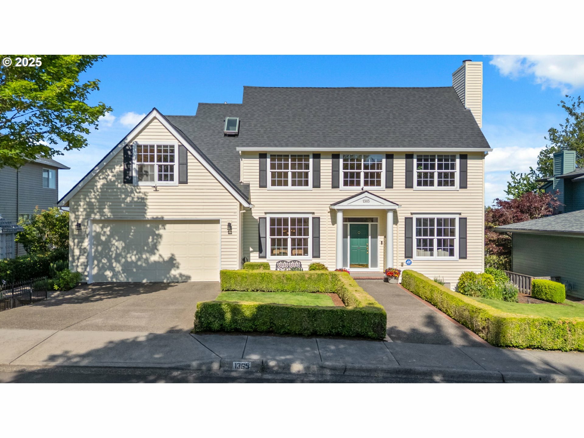 Property Photo: 1365 NW 96th Ave OR 97229