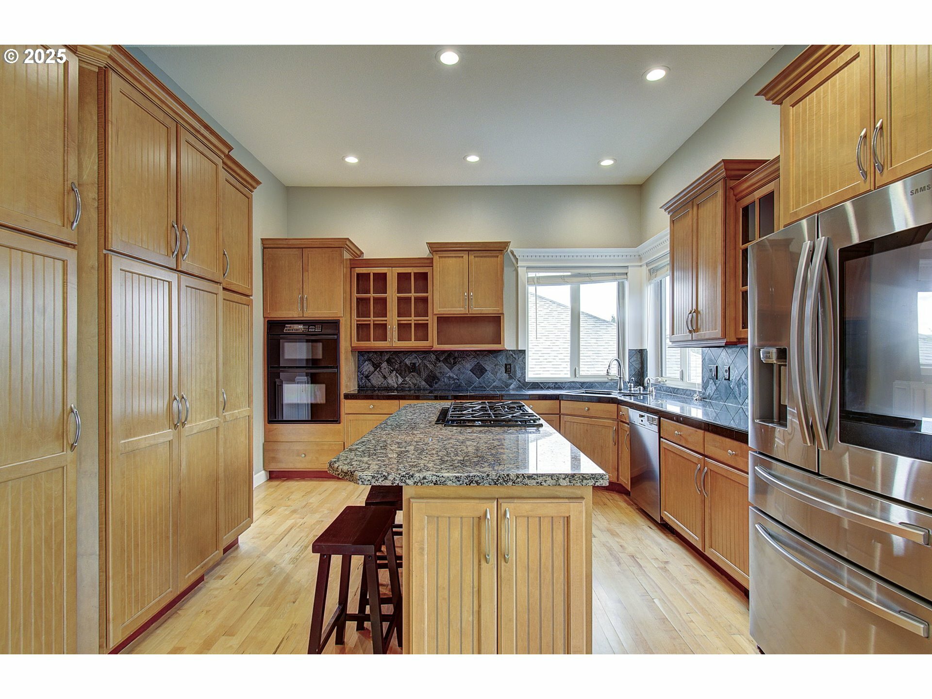 Property Photo: 933 NW Grand Ridge Dr WA 98607