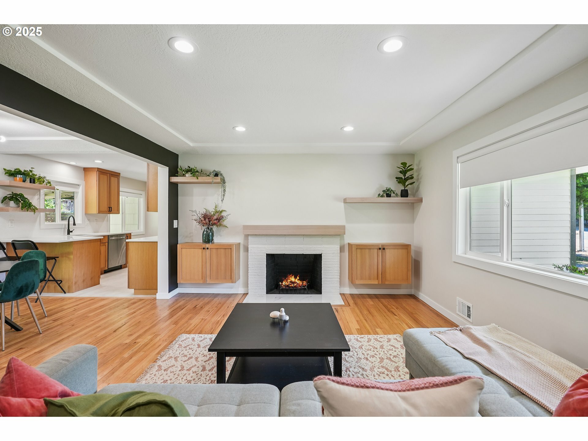 Property Photo: 10559 NE Thompson St OR 97220