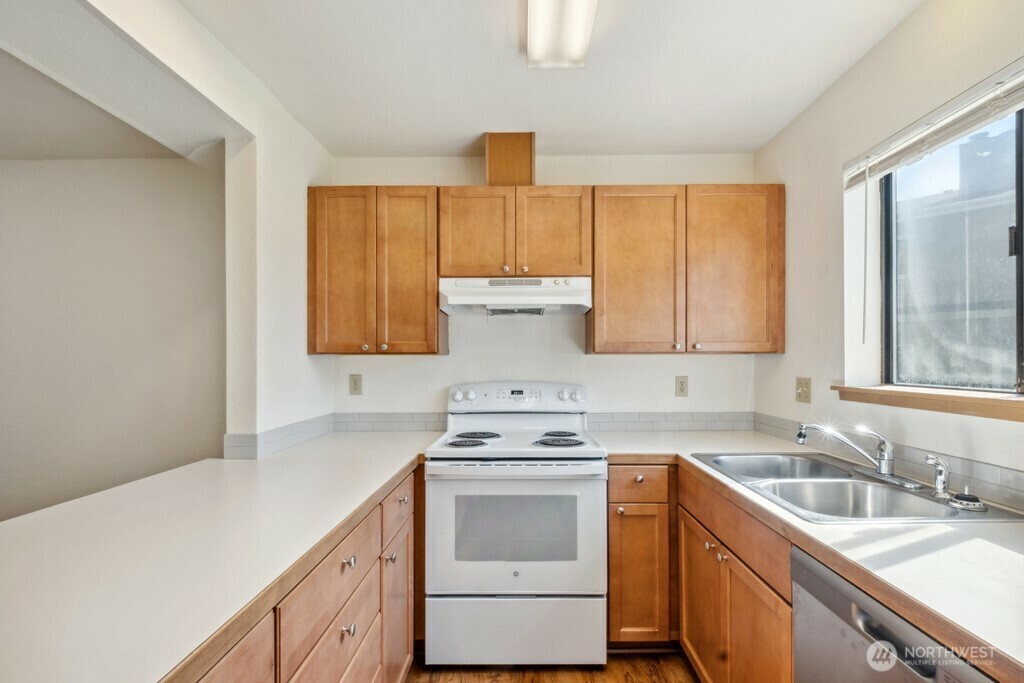 Property Photo: 121 Union Avenue NE WA 98059
