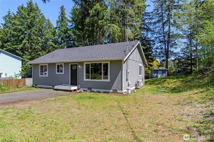 Property Photo:  330 E Road Of Tralee  WA 98584 