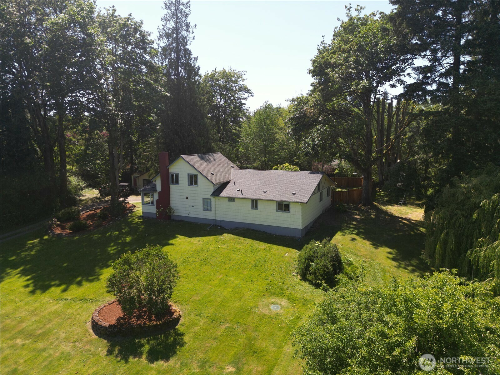 Property Photo: 1242 Lidstrom Road E WA 98366