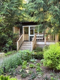 Property Photo: 9964 NE Lafayette Avenue WA 98110