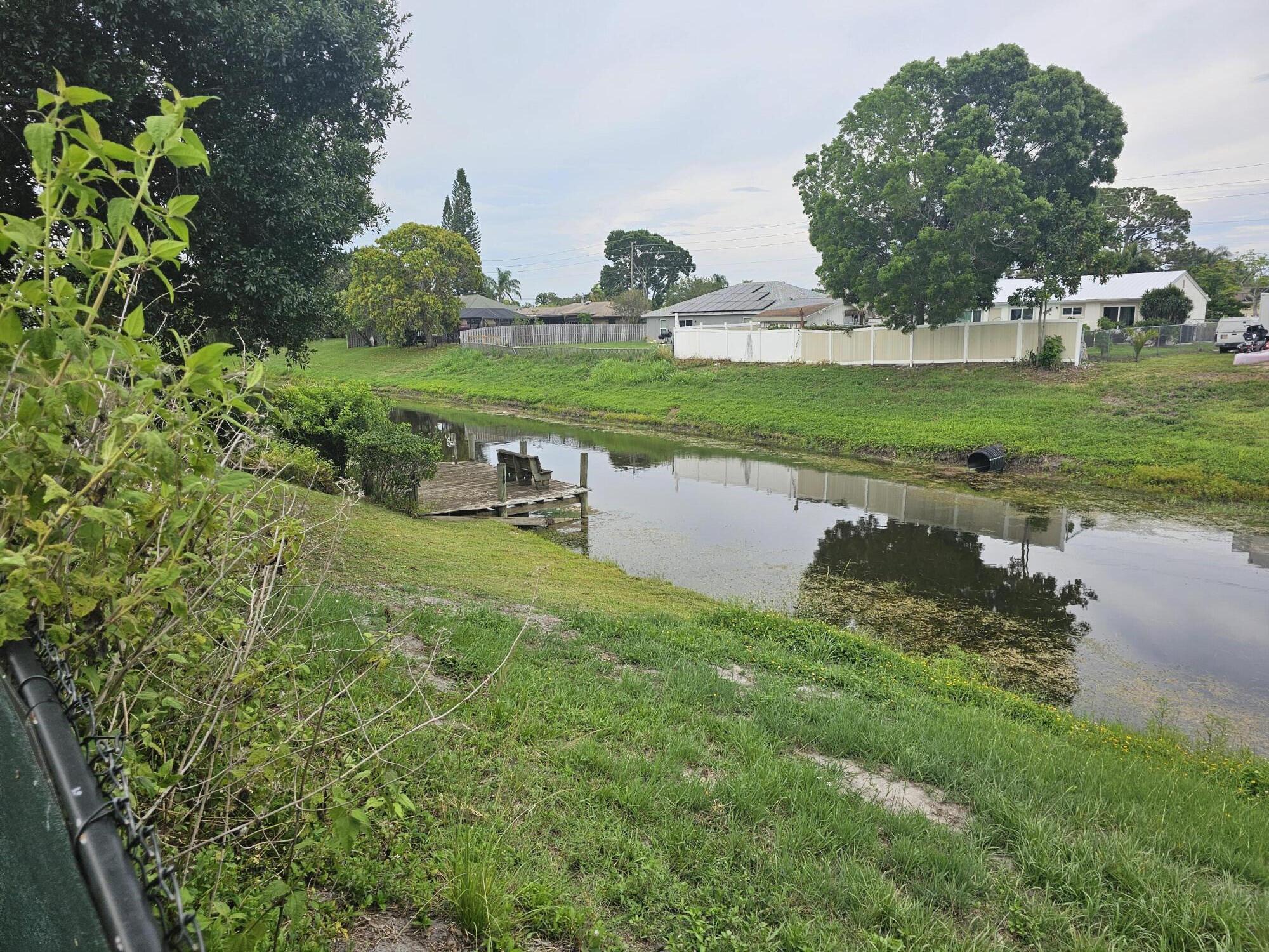 Property Photo: 389 SE Whitmore Drive FL 34984