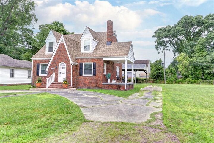 Property Photo:  319 Greenbriar Avenue  VA 23661 