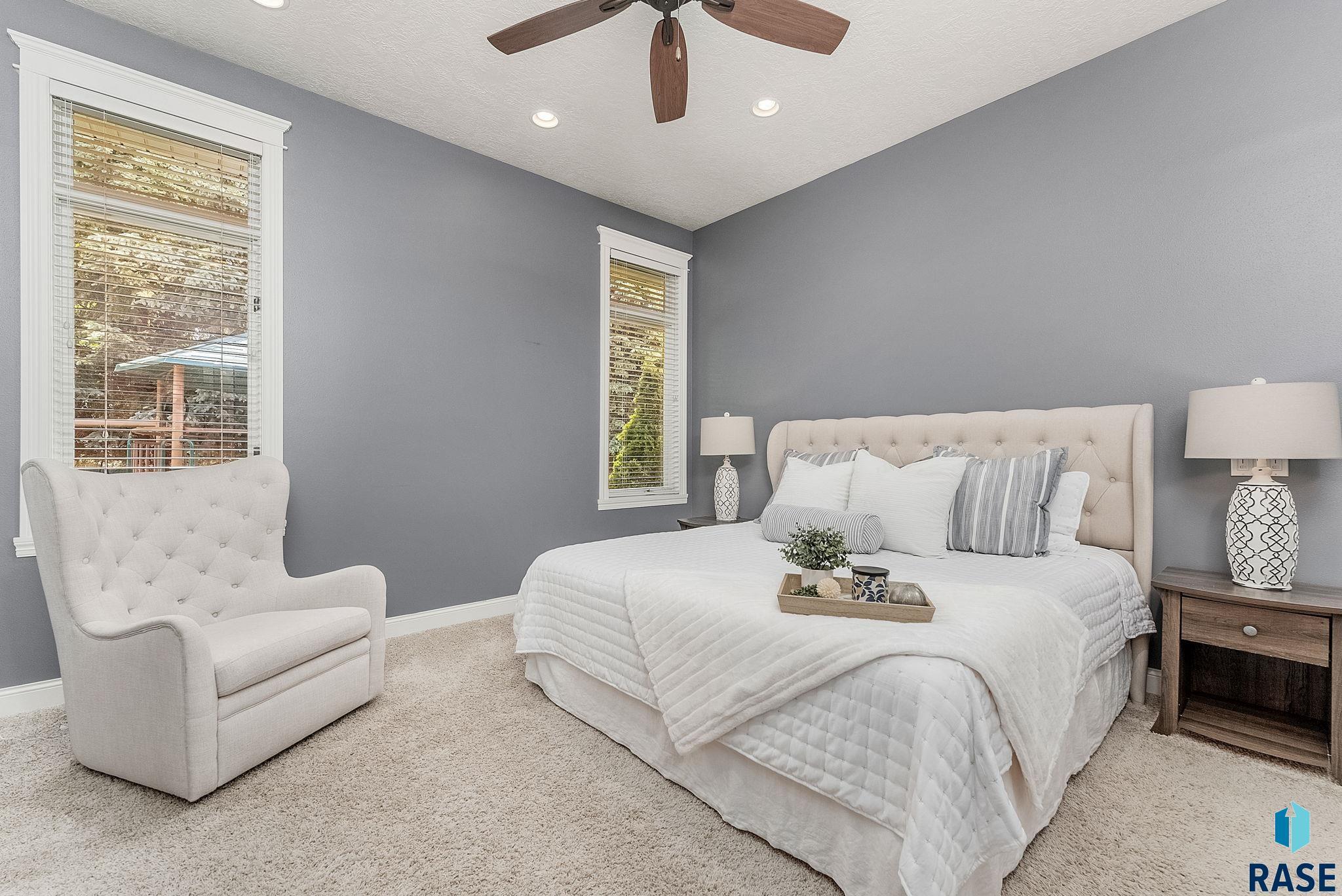 Property Photo: 7517 W 15 St SD 57106