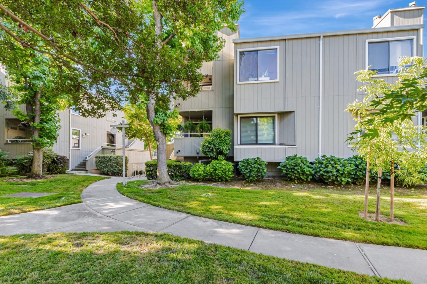 Property Photo: 1718 Braddock Court CA 95125